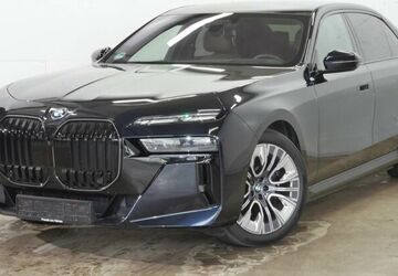 BMW i7 53.990 km 84.840 &euro; Paderborn 33100