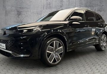 VW Tiguan 5.000 km 49.795 &euro; Paderborn 33100