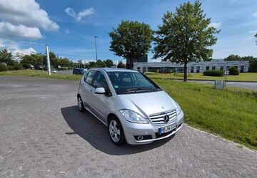 Mercedes-Benz A 180 119.543 km 4.800 &euro; Paderborn 33104
