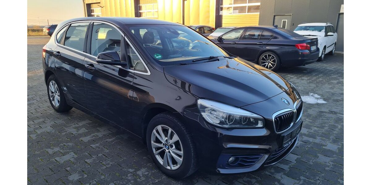 BMW 218 Active Tourer 284.376 km 5.599 &euro; Paderborn 33106