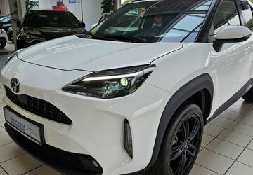Toyota Yaris Cross 14.810 km 24.590 &euro; Paderborn 33104