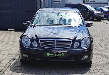 Mercedes-Benz E 200 197.000 km 3.699 &euro; Paderborn 33102