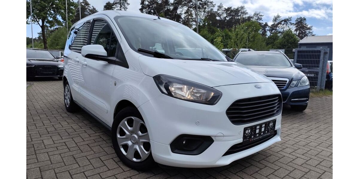 Ford Tourneo Courier 146.014 km 6.450 &euro; Schlangen 33189