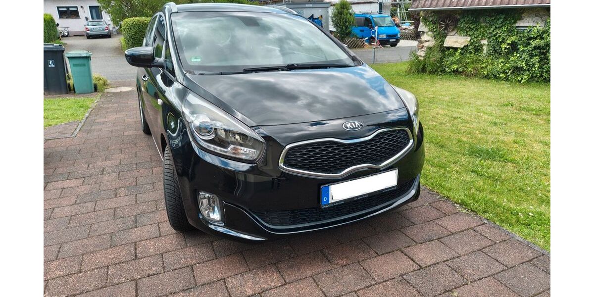 Kia Carens 184.000 km 5.900 &euro; Detmold 32758