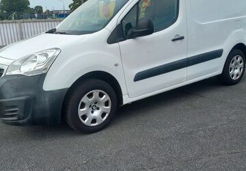 Peugeot Partner 110.000 km 5.999 &euro; Paderborn 33106