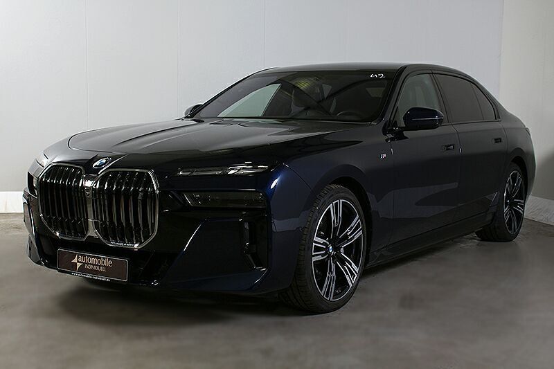 BMW i7 42.700 km 94.440 &euro; Paderborn 33100