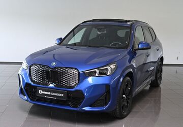 BMW iX1 50.000 km 45.750 &euro; Paderborn 33100