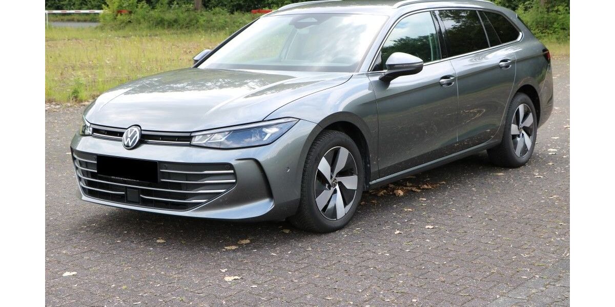VW Passat Variant 44.800 km 27.990 &euro; Paderborn 33102