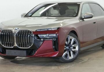 BMW i7 3.300 km 123.240 &euro; Paderborn 33100