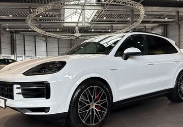 Porsche Cayenne 16.950 km 106.900 &euro; Paderborn 33100