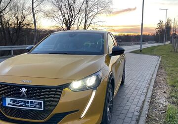 Peugeot e-208 15.000 km 18.800 &euro; Paderborn 33100