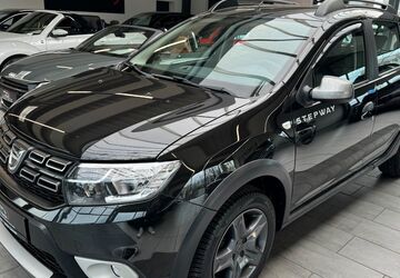 Dacia Sandero 94.000 km 8.650 &euro; Detmold 32758