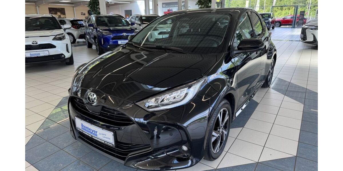 Toyota Yaris 8.330 km 23.490 &euro; Paderborn 33104