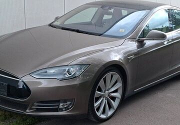Tesla Model S 179.911 km 29.999 &euro; Detmold 32758