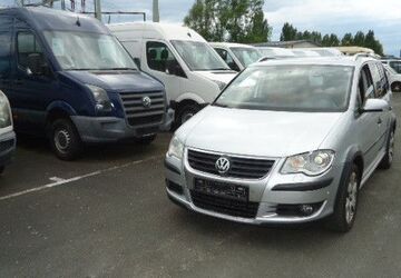 VW Touran 199.500 km 3.990 &euro; Paderborn 33104