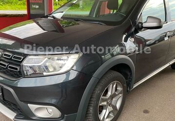 Dacia Sandero 95.000 km 8.990 &euro; Oerlinghausen 33813