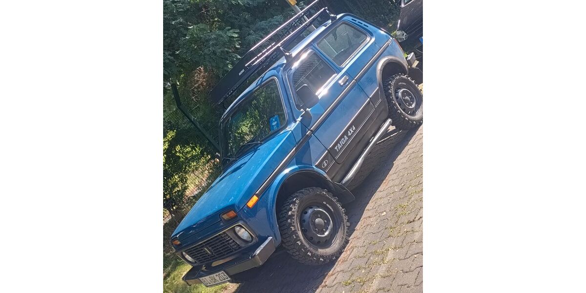 Lada Niva 179.000 km 4.800 &euro; Paderborn 33100