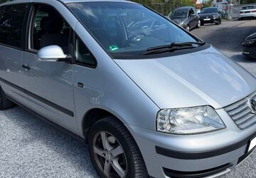 VW Sharan 206.000 km 2.499 &euro; Detmold 32758