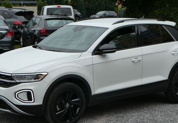 VW T-Roc 10.986 km 26.499 &euro; Paderborn 33100