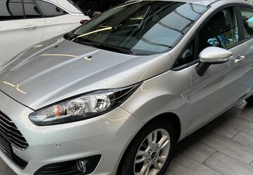 Ford Fiesta 53.000 km 8.900 &euro; Detmold 32758