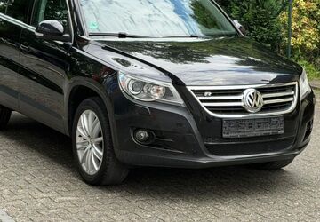 VW Tiguan 218.000 km 5.299 &euro; Paderborn 33100