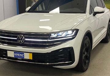 VW Touareg 13.781 km 61.950 &euro; Paderborn 33100