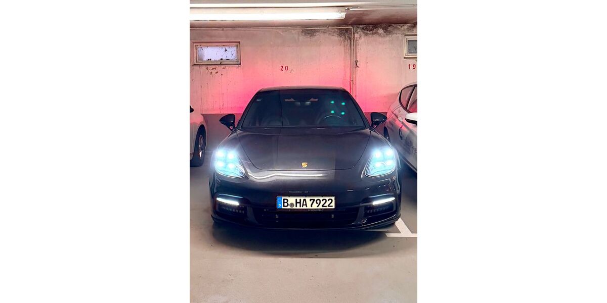 Porsche Panamera 124.000 km 39.000 &euro; Schloss Holte 33758